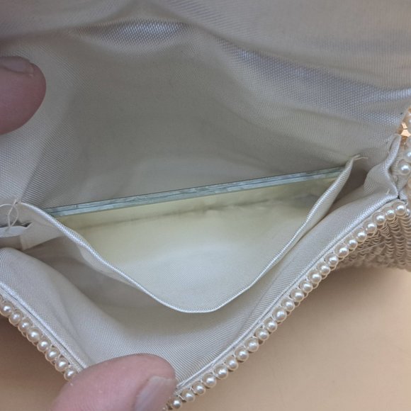 Vintage Beaded Make Up Bag With Original Mirror image 1      Vintage Beaded - Picture 4 of 10